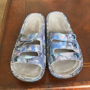 Alegria by PG Lite women’s 9 paisley print leather flat strappy sandal shoes